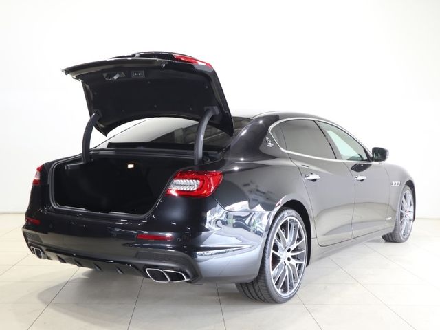 Maserati QUATTROPORTE 2018-07 6641-8