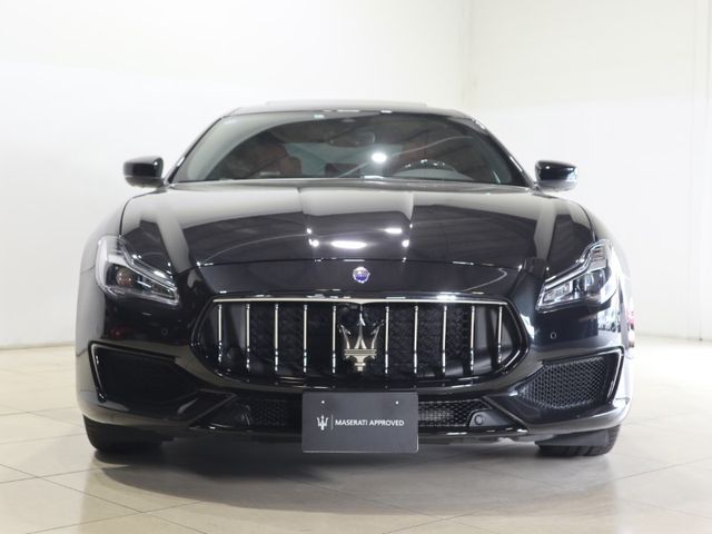 Maserati QUATTROPORTE 2018-07 6641-1