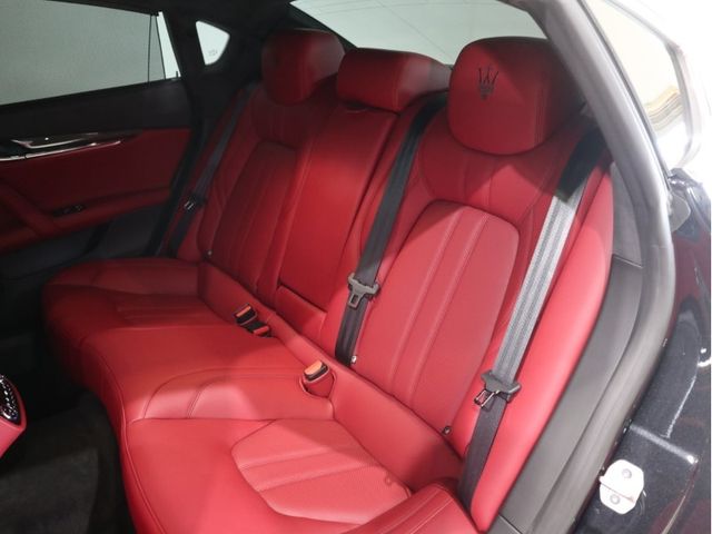 Maserati QUATTROPORTE 2018-07 6641-18