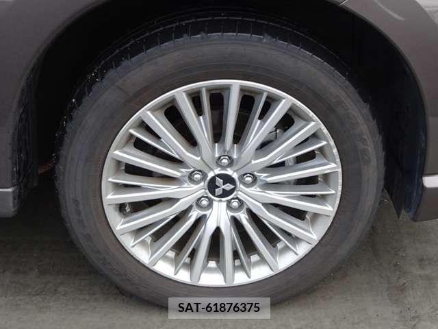 Mitsubishi OUTLANDER PHEV 2019-01 281131-13