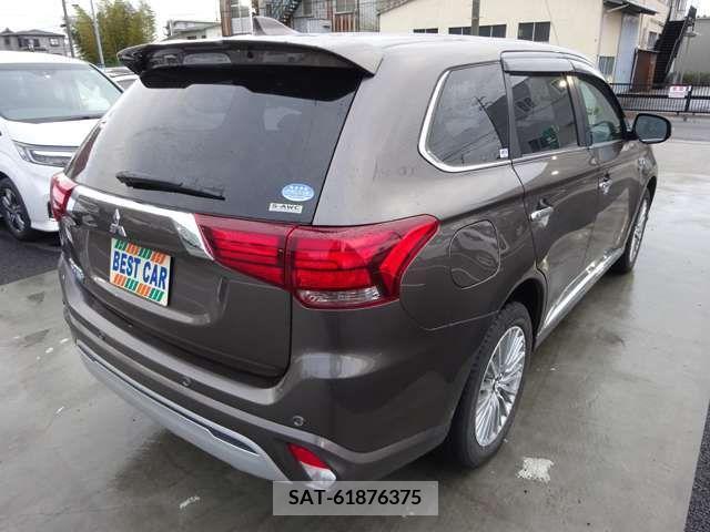 Mitsubishi OUTLANDER PHEV 2019-01 281131-7
