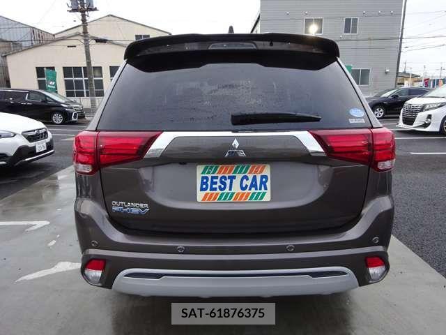 Mitsubishi OUTLANDER PHEV 2019-01 281131-3