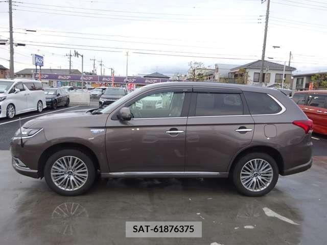 Mitsubishi OUTLANDER PHEV 2019-01 281131-1