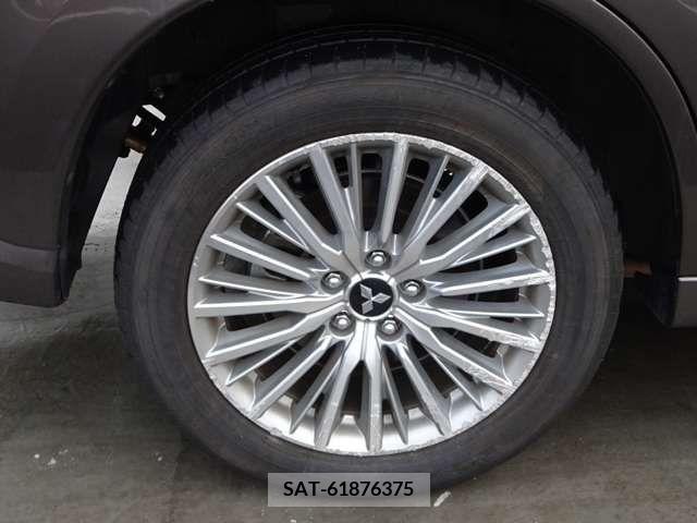 Mitsubishi OUTLANDER PHEV 2019-01 281131-16