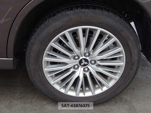 Mitsubishi OUTLANDER PHEV 2019-01 281131-15