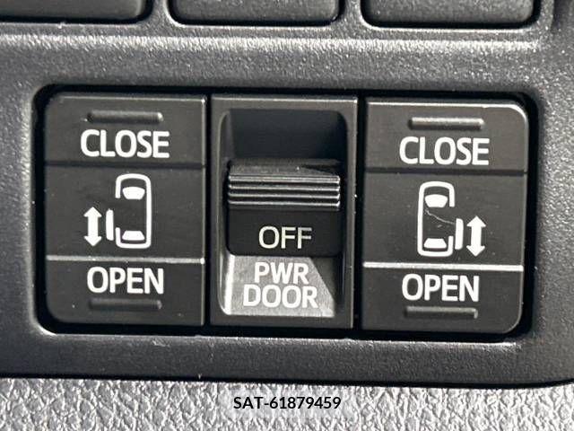 Toyota VOXY 2019-09 220261-6
