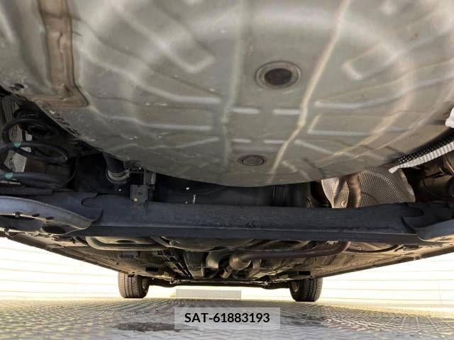 Nissan NOTE 2018-10 343878-19