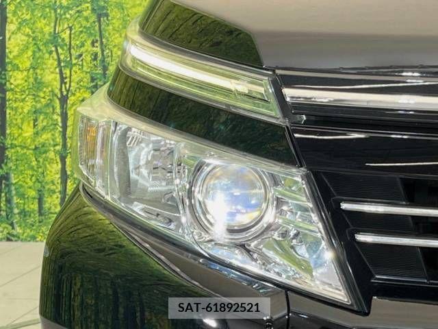 Toyota VOXY 2015-11 321465-13