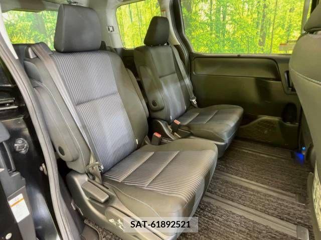 Toyota VOXY 2015-11 321465-9