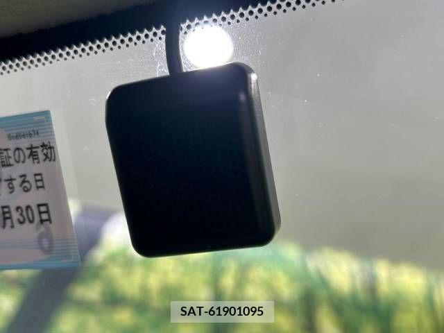 Nissan CUBE 2009-09 320672-4