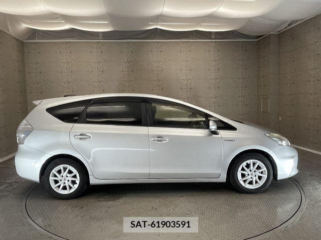 Toyota PRIUS ALPHA 2014-03 366797-6