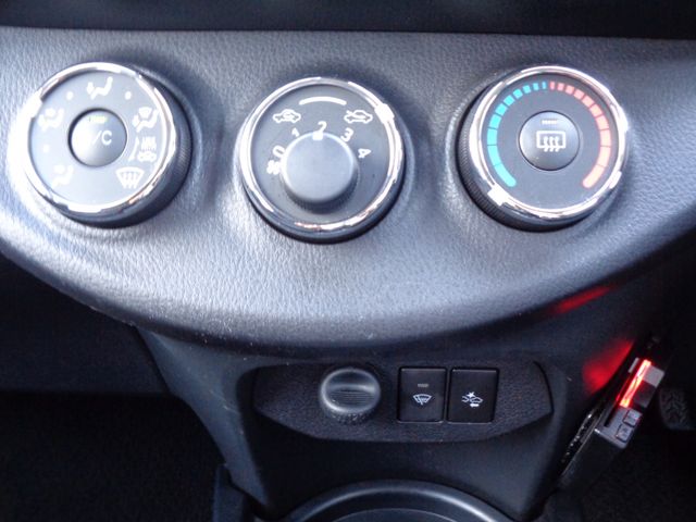 Toyota VITZ 2020-01 2692-11