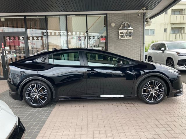 Toyota PRIUS 2023-03 827-5