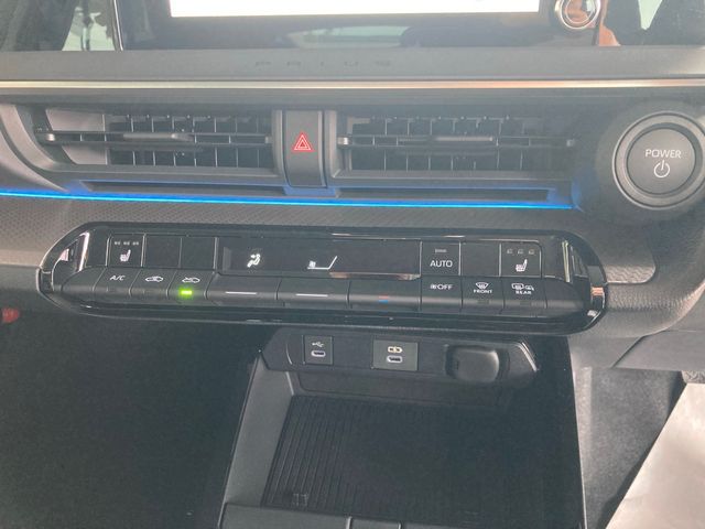 Toyota PRIUS 2023-03 827-17