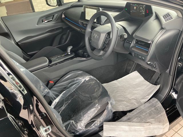 Toyota PRIUS 2023-03 827-13