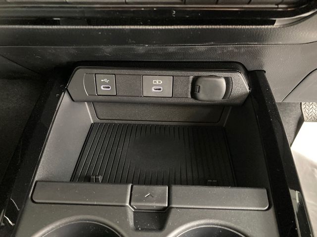 Toyota PRIUS 2023-03 827-18