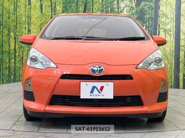Toyota AQUA 2013-08 381941-14