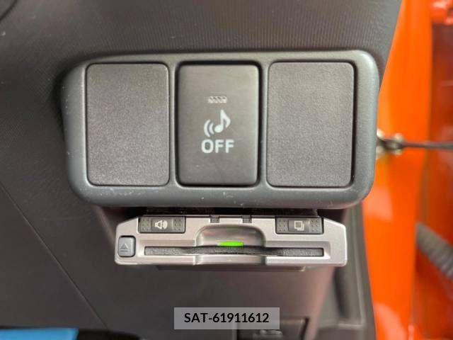 Toyota AQUA 2013-08 381941-4