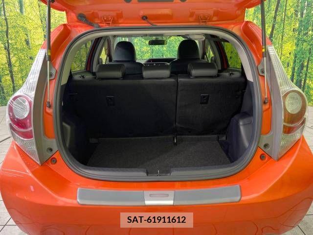 Toyota AQUA 2013-08 381941-10