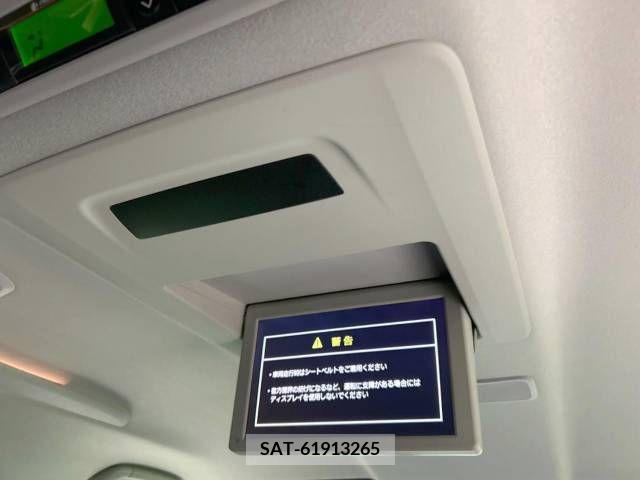Toyota VELLFIRE 2012-05 330520-2