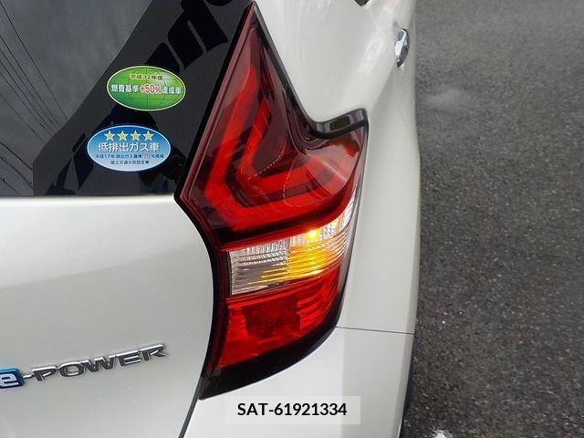 Nissan NOTE 2018-04 365326-28