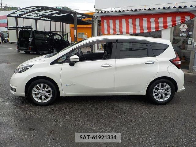 Nissan NOTE 2018-04 365326-8