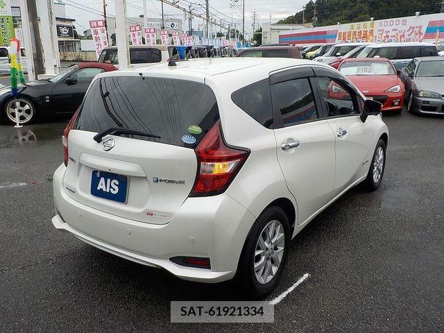 Nissan NOTE 2018-04 365326-5
