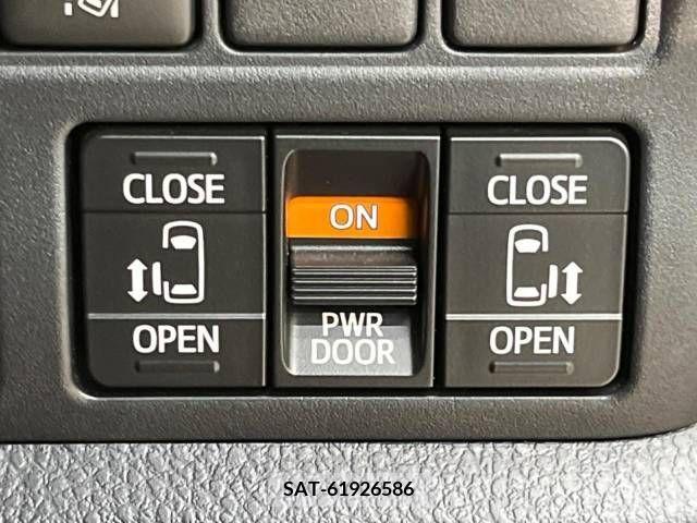Toyota VOXY 2017-11 394940-6