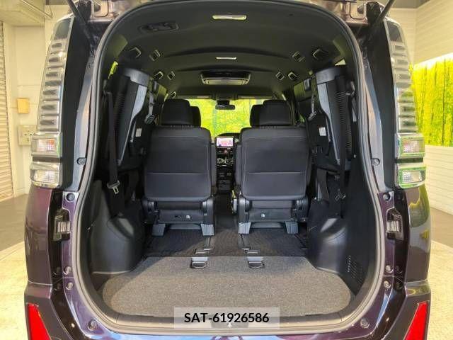 Toyota VOXY 2017-11 394940-11