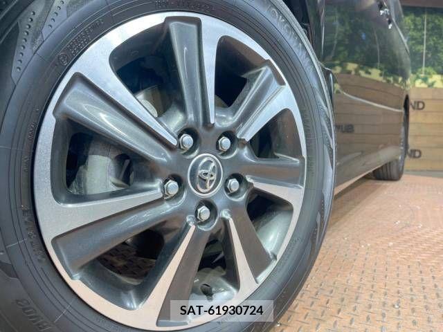 Toyota VOXY 2017-10 375167-13