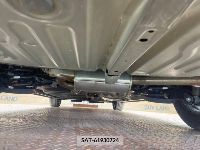Toyota VOXY 2017-10 375167-19