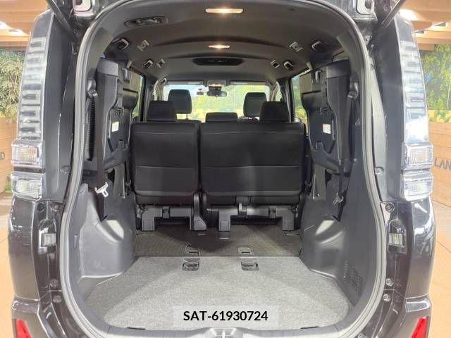 Toyota VOXY 2017-10 375167-11