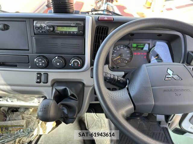 Mitsubishi CANTER 2022-12 302534-1