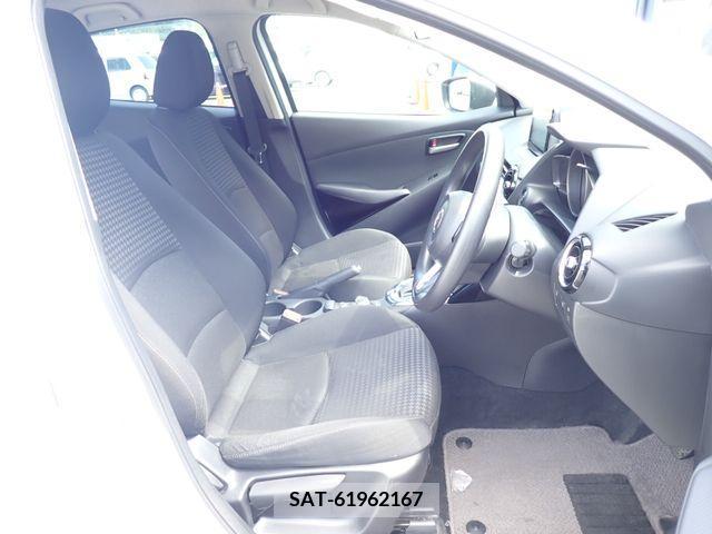 Mazda DEMIO 2017-05 359377-15