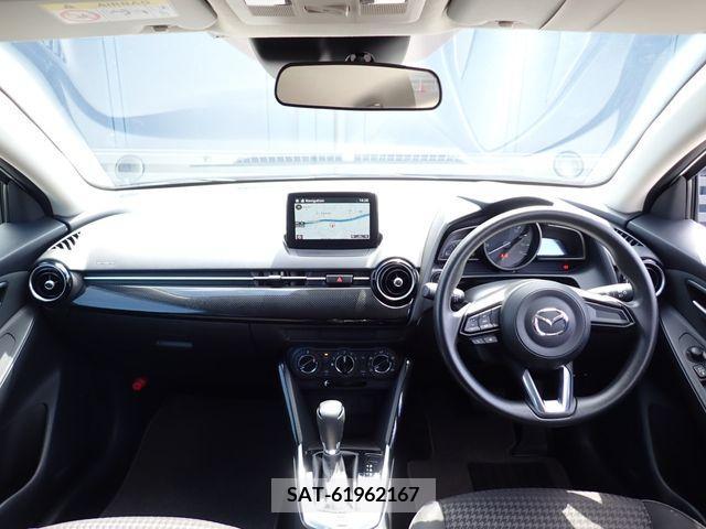 Mazda DEMIO 2017-05 359377-1