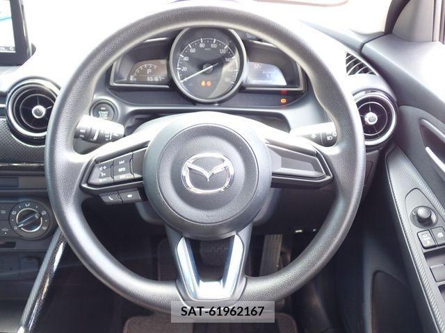 Mazda DEMIO 2017-05 359377-11