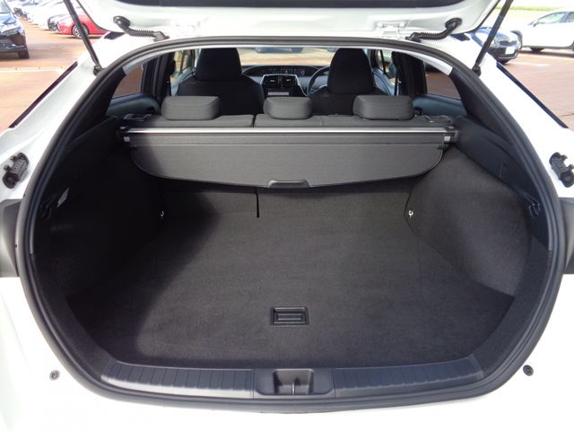 Toyota PRIUS 2018-09 11377-11