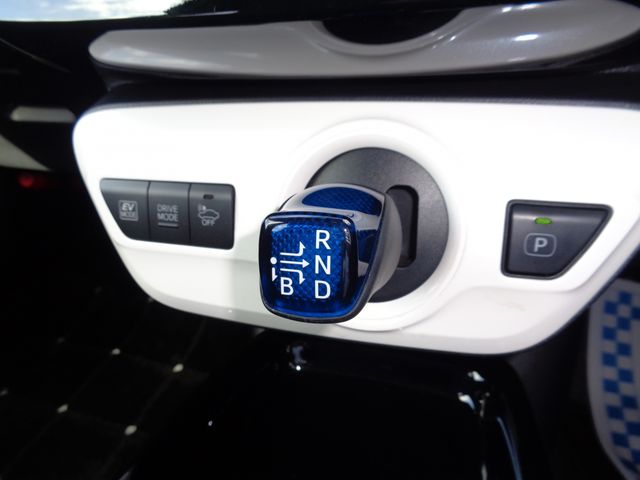 Toyota PRIUS 2018-09 11377-16
