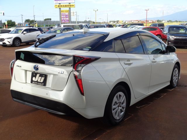 Toyota PRIUS 2018-09 11377-2