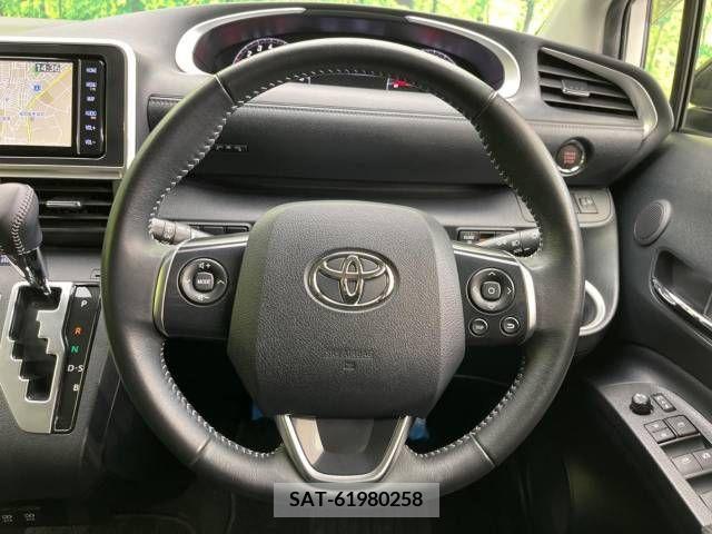 Toyota SIENTA 2022-04 336994-12