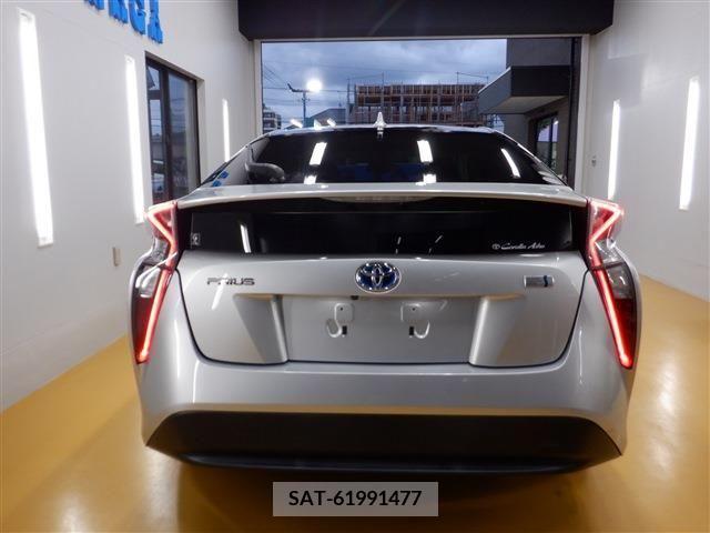 Toyota PRIUS 2017-01 249554-8