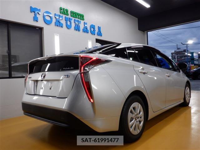 Toyota PRIUS 2017-01 249554-2
