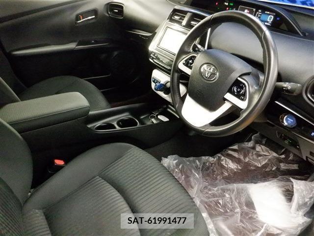 Toyota PRIUS 2017-01 249554-1