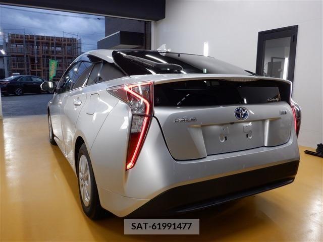 Toyota PRIUS 2017-01 249554-17