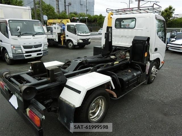 Hino DUTRO 2014-10 320390-12