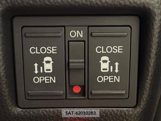 Honda N BOX CUSTOM 2018-07 208869-5