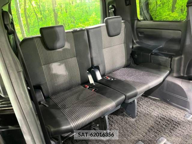 Toyota VOXY 2018-11 321572-10