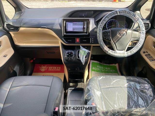Toyota NOAH HYBRID 2014-03 279591-2