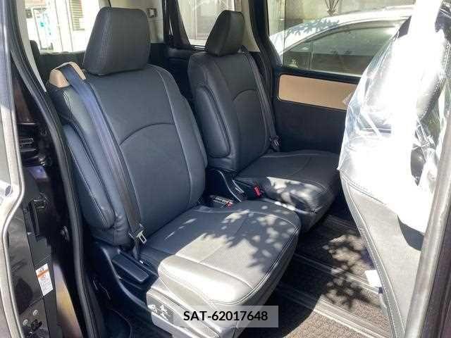 Toyota NOAH HYBRID 2014-03 279591-4