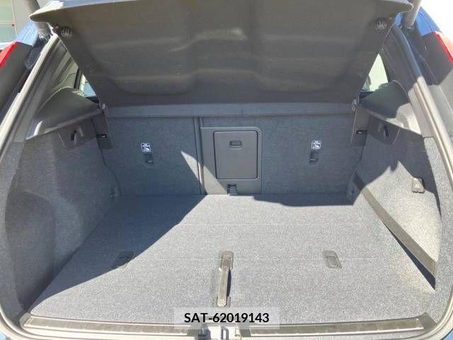 Volvo XC40 2019-06 215723-13